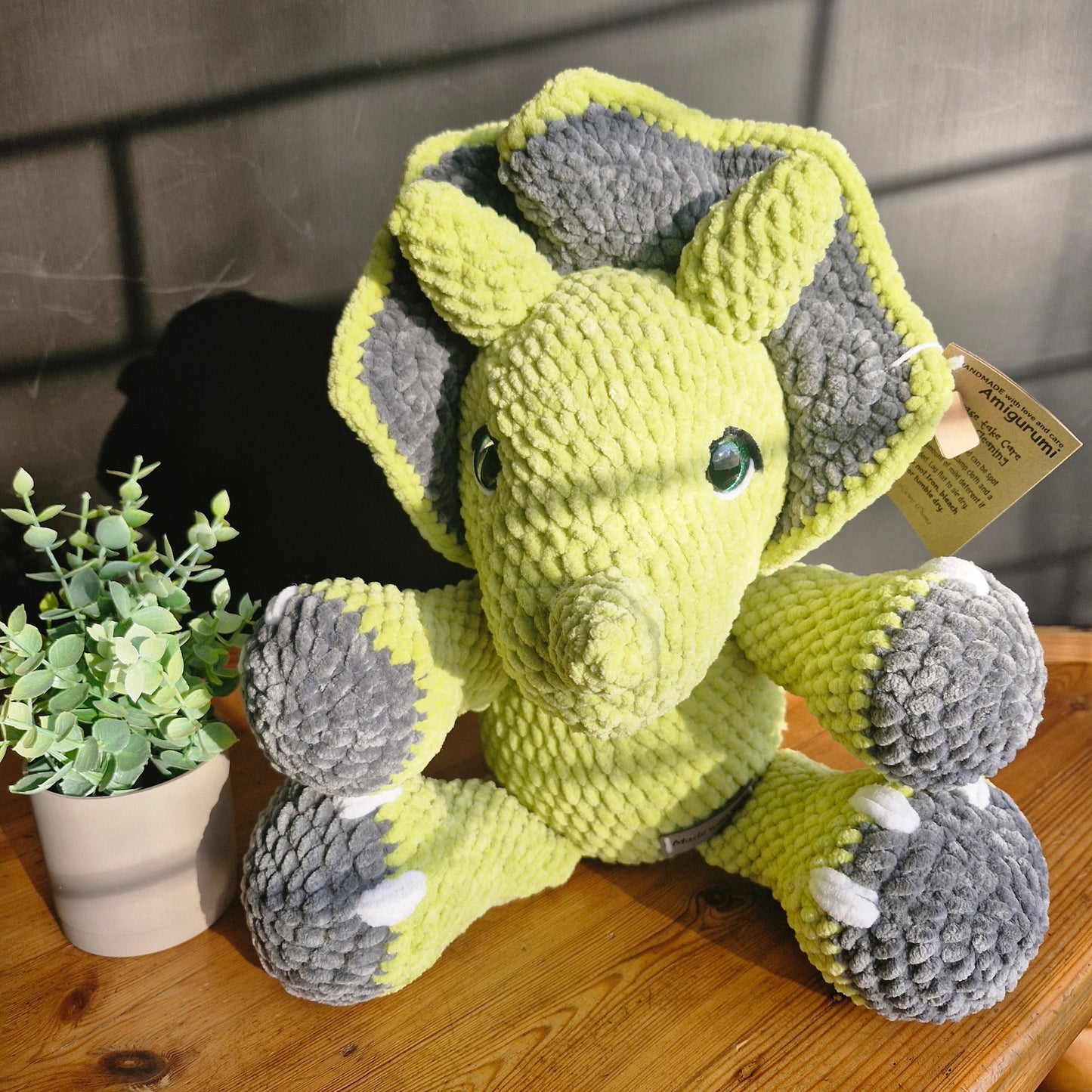 Amigurumi - Rory Triceratops